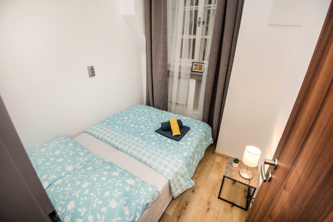 Apartment Near Wenceslas Square ปราก ภายนอก รูปภาพ